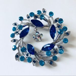 Rhinestone Brooch Pin in Blue.